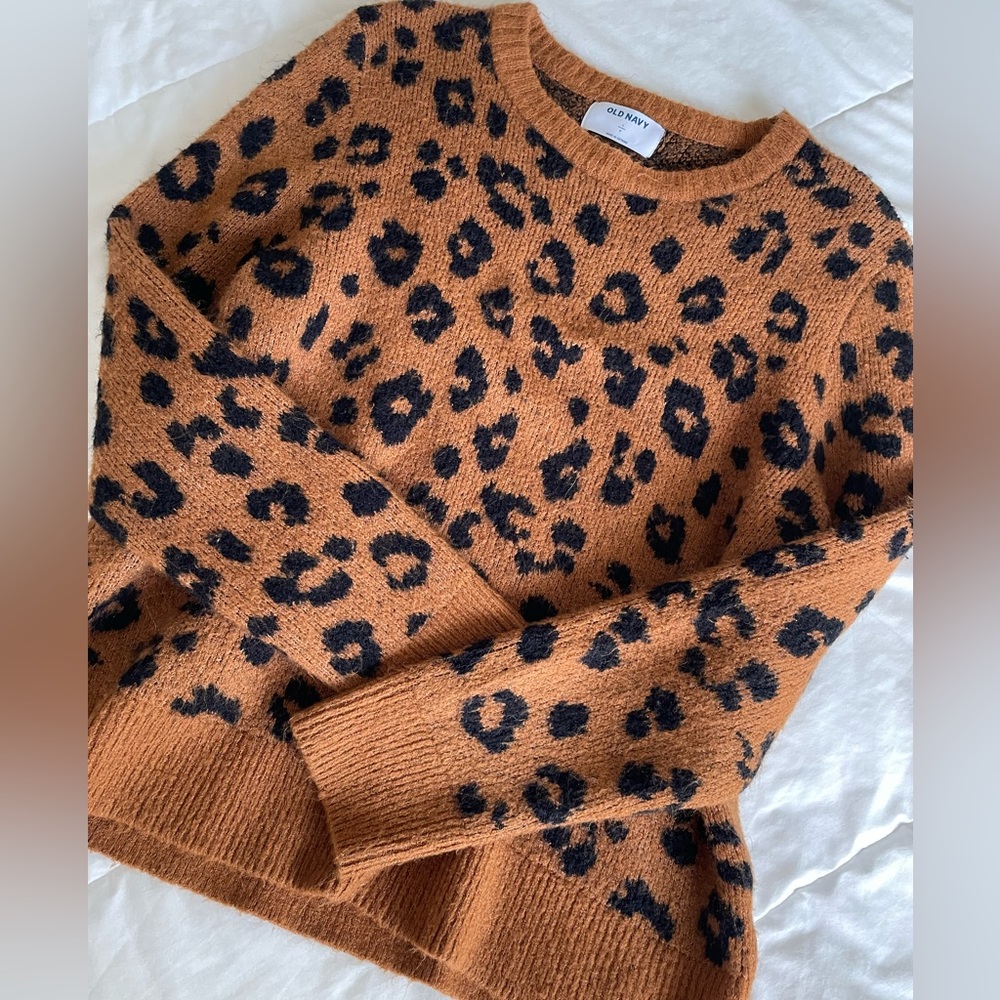 Old Navy | Tan and Black Leopard Crewneck Sweater